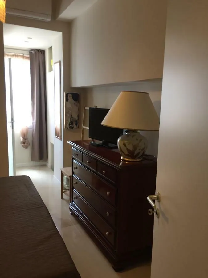 Bed & Breakfast Aquila House Bed and Breakfast Catania