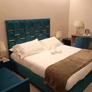 Bed and breakfast Suites&rooms Piazza Dei Martiri, Catania
